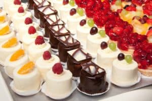 Mehr über den Artikel erfahren Petit Fours selber machen