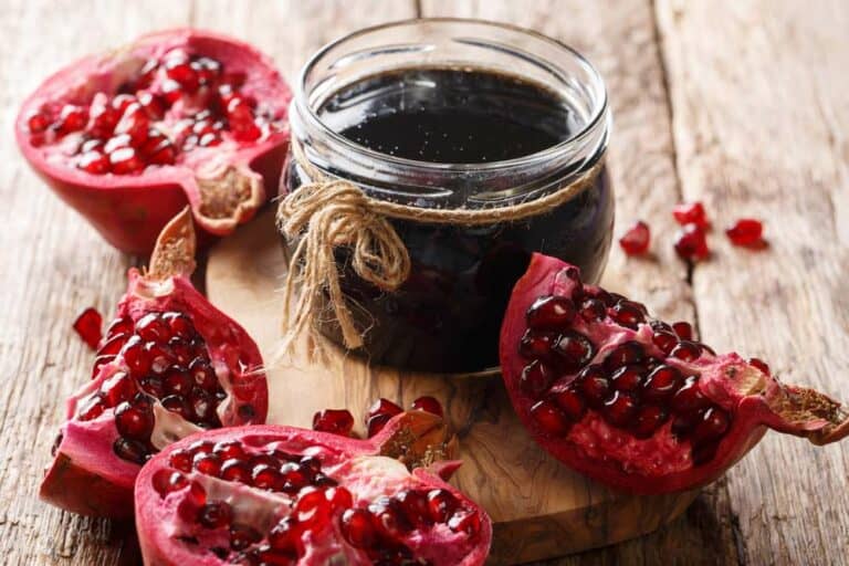 Mehr über den Artikel erfahren Exotischer Genuss mit Granatapfelsirup