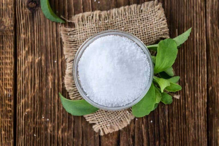 Mehr über den Artikel erfahren Stevia vs. Honig: Welches Süßungsmittel ist besser?